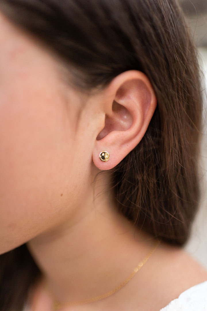 SME002 Smiley Face Yellow Gold Earrings