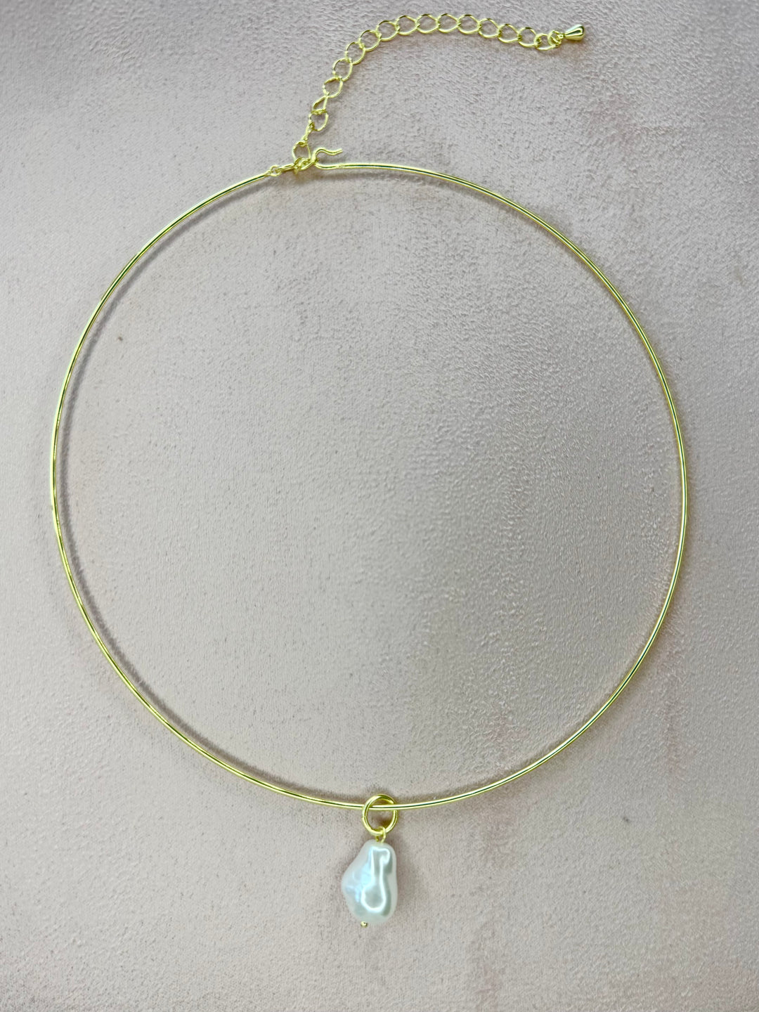 Wire Choker with pearl 16 inch with 2 inch extender Necklace Brass 14KY plate