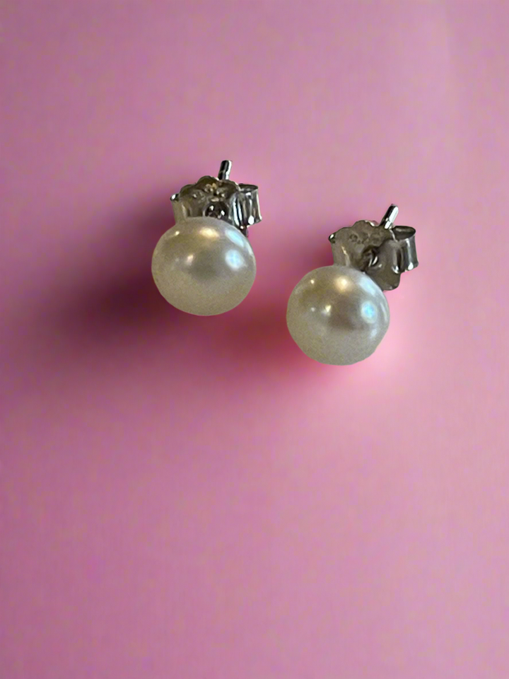 Cultured Pearl Earrings 6mm