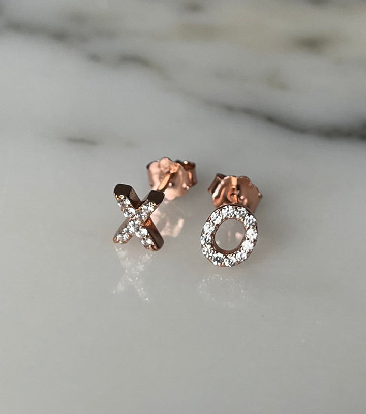 E017 XO Earring