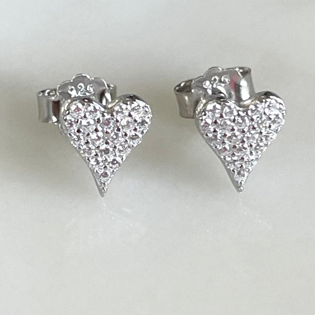 E006 Heart Pave earrings